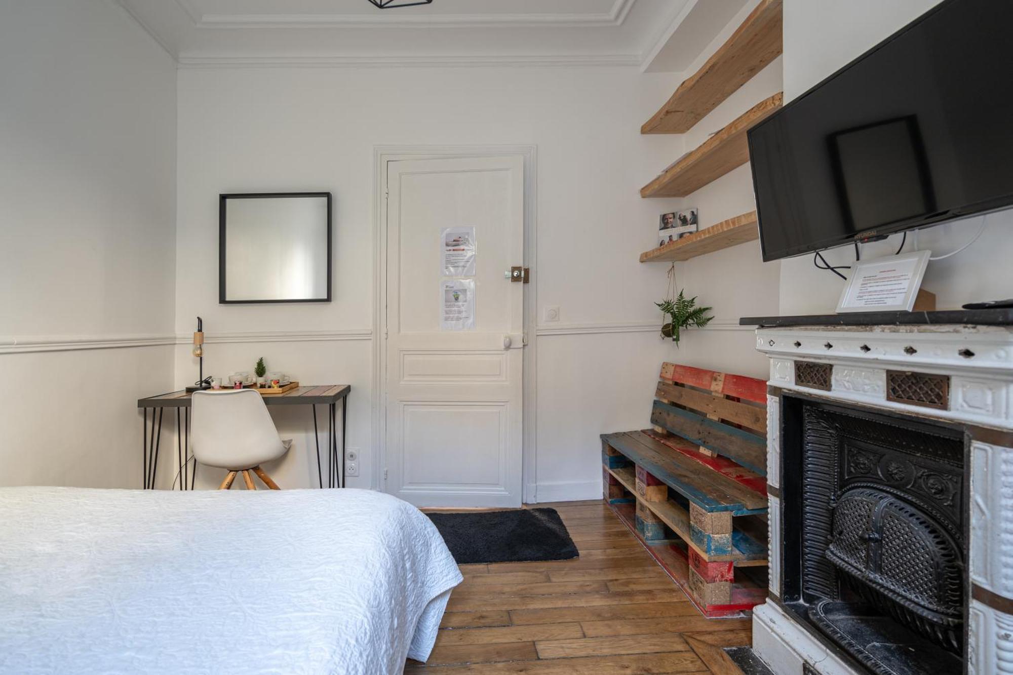 Au Marche Aux Puces De Saint Ouen Appartement Buitenkant foto